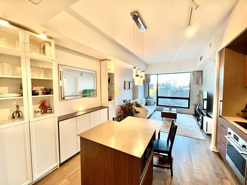 Condo 1 chambre entièrement meublé – Tour des Canadiens (1 990 $/mois) | 3295312