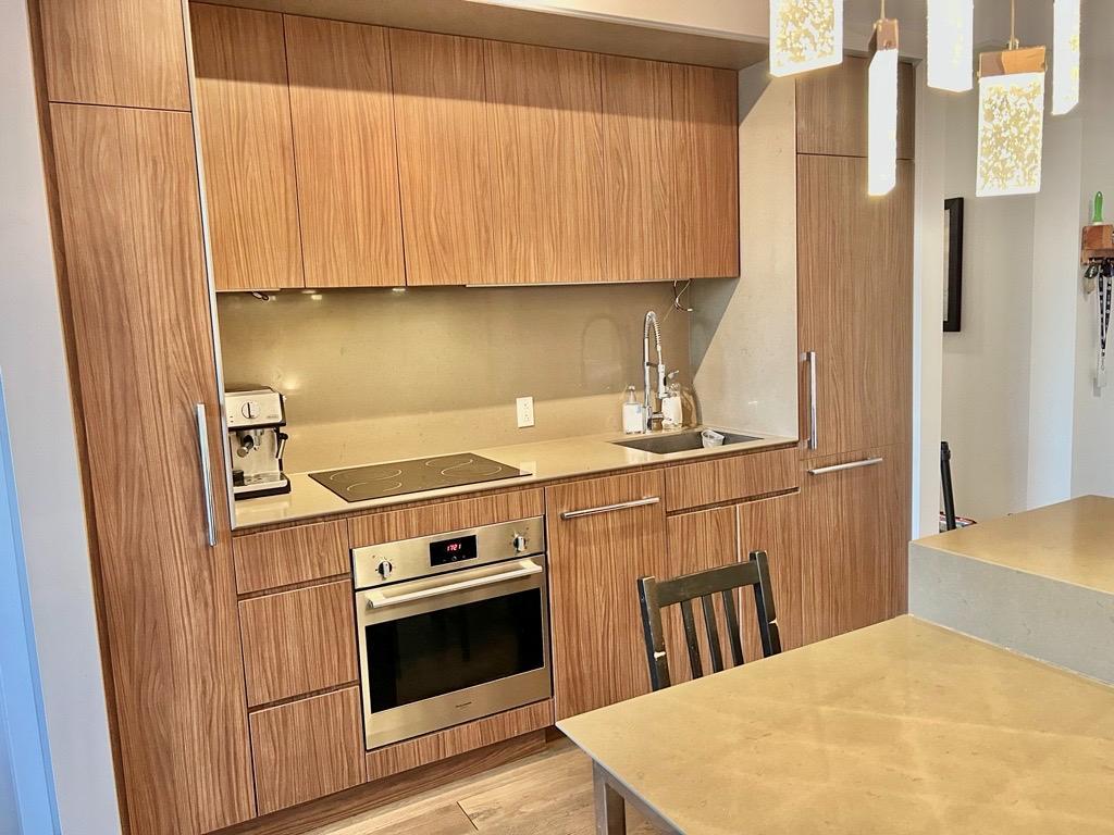 Condo 1 chambre entièrement meublé – Tour des Canadiens (1 990 $/mois) | 3295312