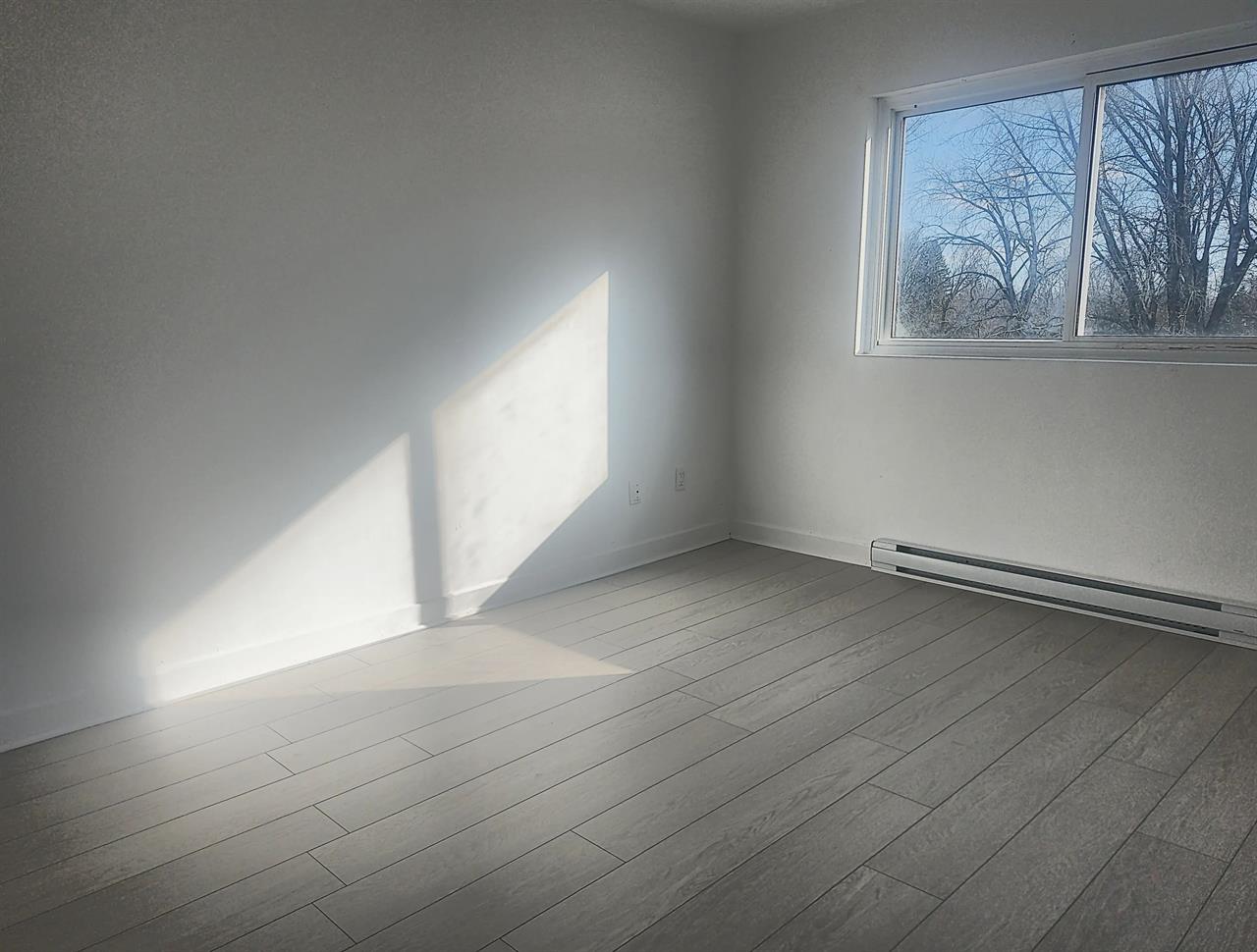 2 CH - 1 SDB - Longueuil - $1,400 /mo | 3266157