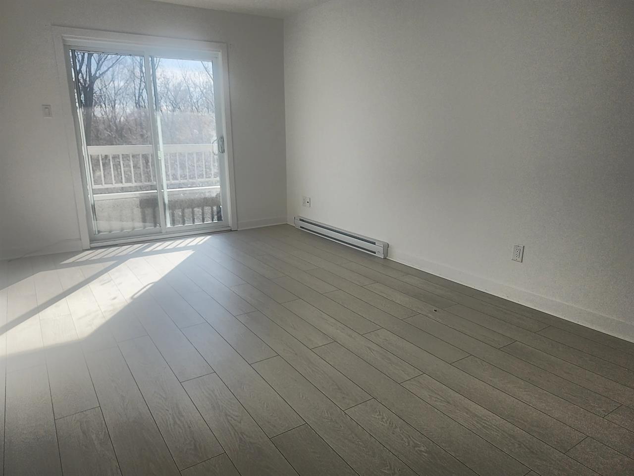 2 CH - 1 SDB - Longueuil - $1,400 /mo | 3266157