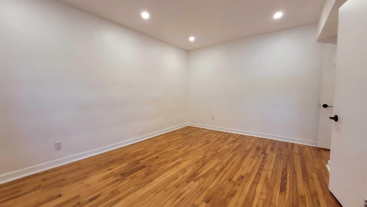 GRAND 3 1/2 - 3485 ELLENDALE - RECEMMENT RENOVE | 3296480