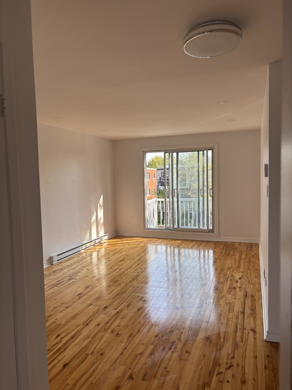 Grand 4 1/2 Rénové à St-Léonard | 3296493