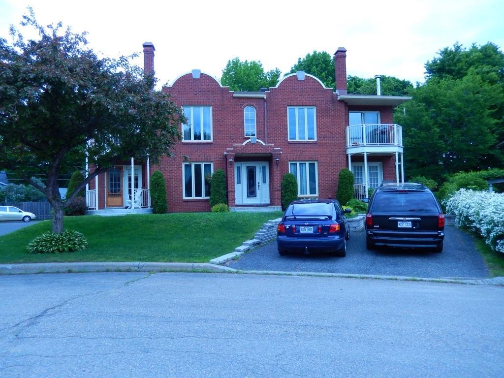 Beau grand 4 et demi de style condo | 3296537