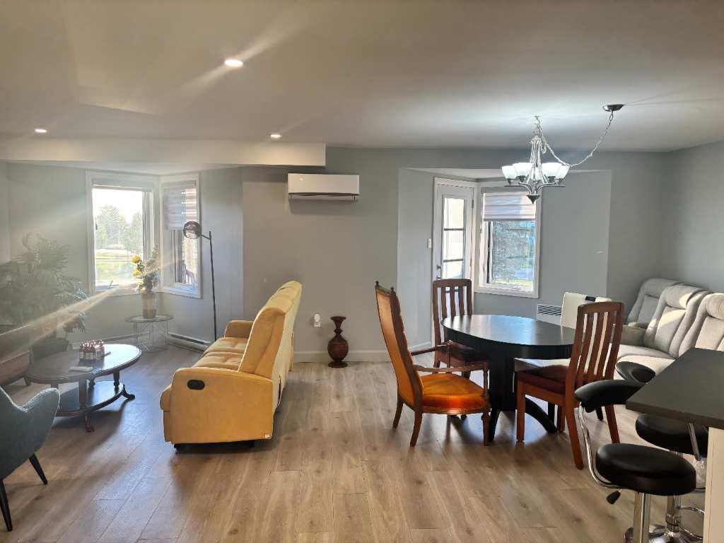 Condo 4 1/2 locatif moderne avec ascenseur | 3296597
