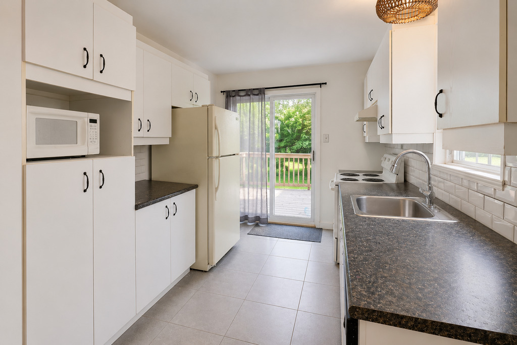 Grand 5 ½ Sur 2 étages – Accès Direct Au | 3270601