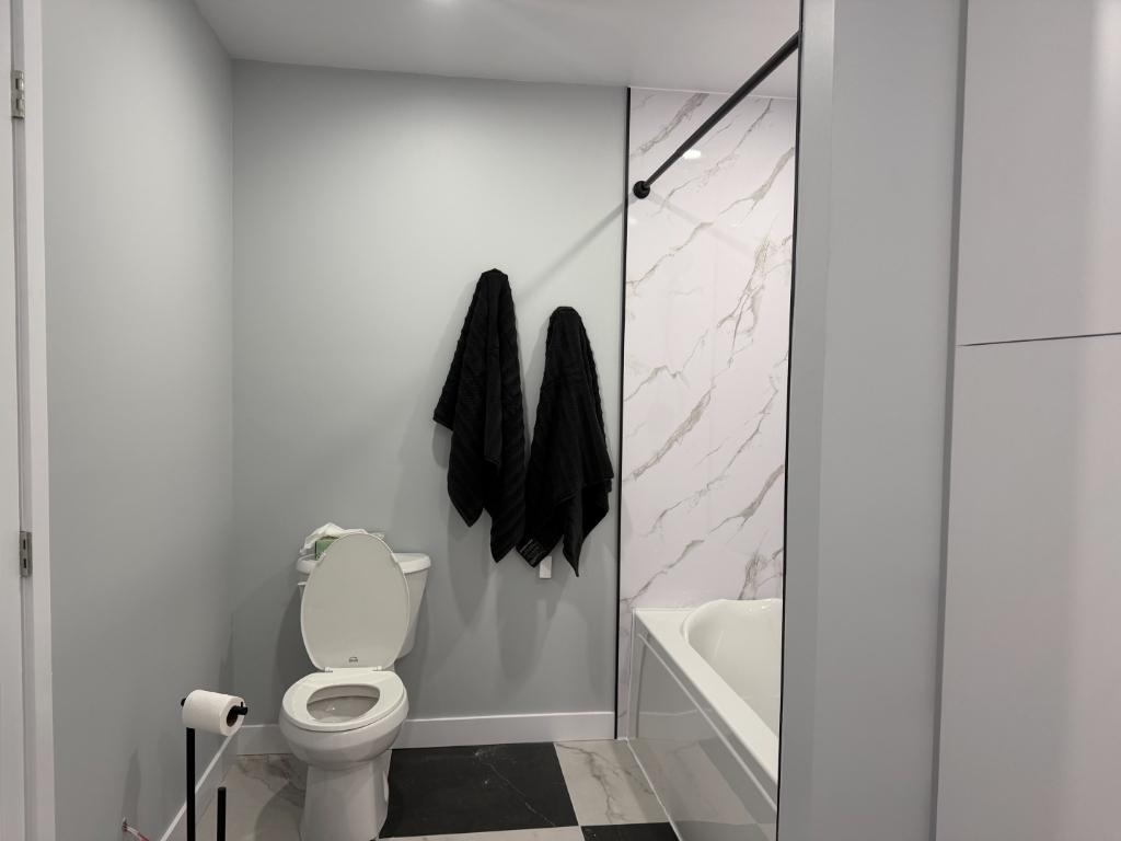 Très grand 3 1/2 complètement NEUF sur 2 étages - Vanier | 3297188
