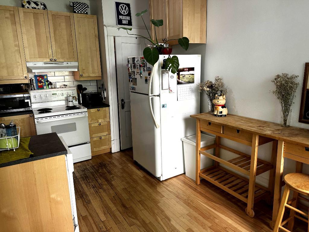 Grand 4 1/2 chauffé, adjacent plateau, libre 1er juillet ou 1er août | 3297204