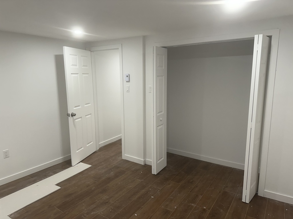 Beau Sous-sol De 2 CC | 3297339