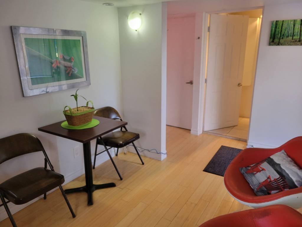 Petit studio 2 1/2, belle vue sur terrain boisé près de l'eau | 3297367