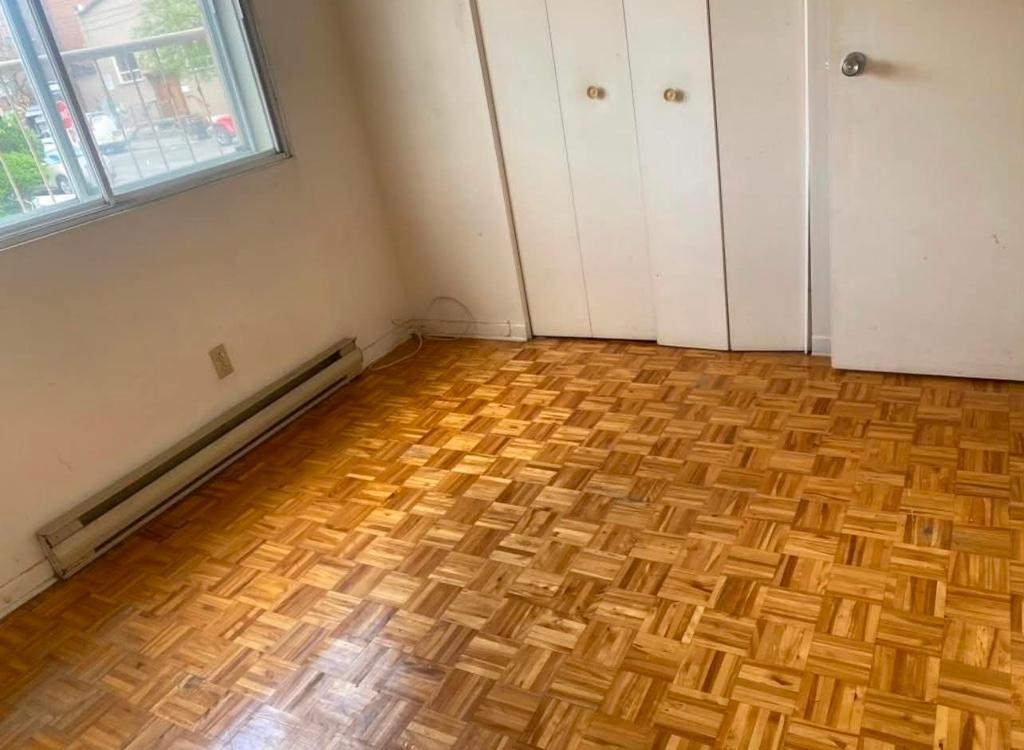 Petite Italie 3 1/2 | 3297371