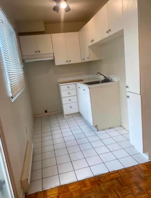 Petite Italie 3 1/2 | 3297371