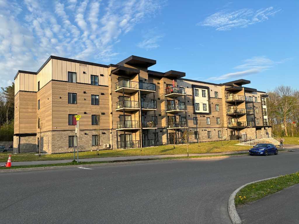 Magnifique 3 1/2 presque neuf à Lévis (Roc-Pointe, St-Nicolas), au 1er étage, Climatisé., LIBRE LE 1ier juillet 2026 | 3297381