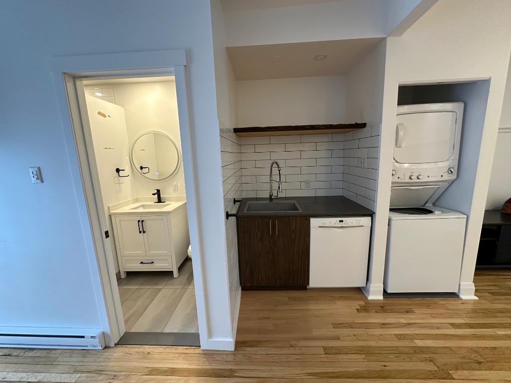 Magnifique 3 1/2 rénové | 3297393