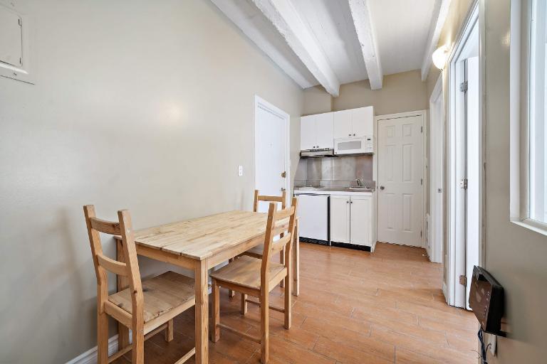 GHETTO MCGILL- 1 CH FERMÉE | 3297546