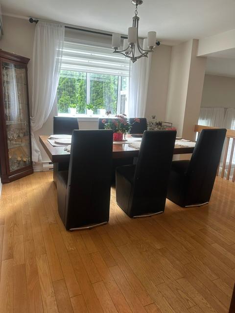 Grand 4 1/2 avec 2 salles de bain, paliers multiples, garage double | 3297596