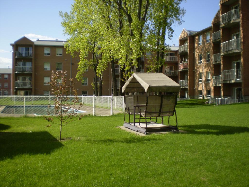 1 1/2, 3e étage, ascenseur piscine quiétude, vue cour arrière | 3308418