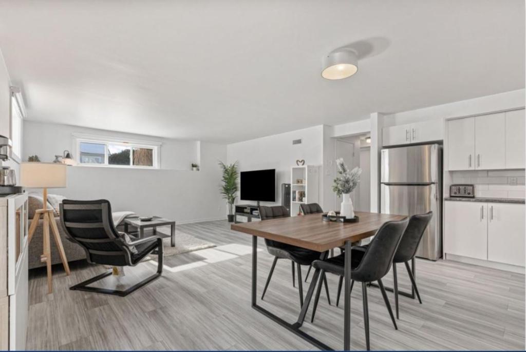 Appartement de 2 chambres, 1 salle de bain et cours extérieur | 3297844
