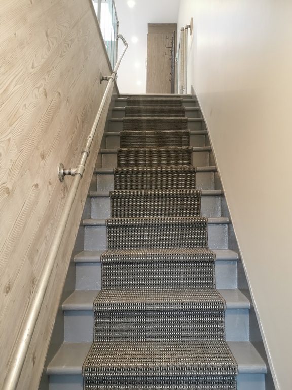 Petit Italie Face Au Marche Jean Talon | 3297999