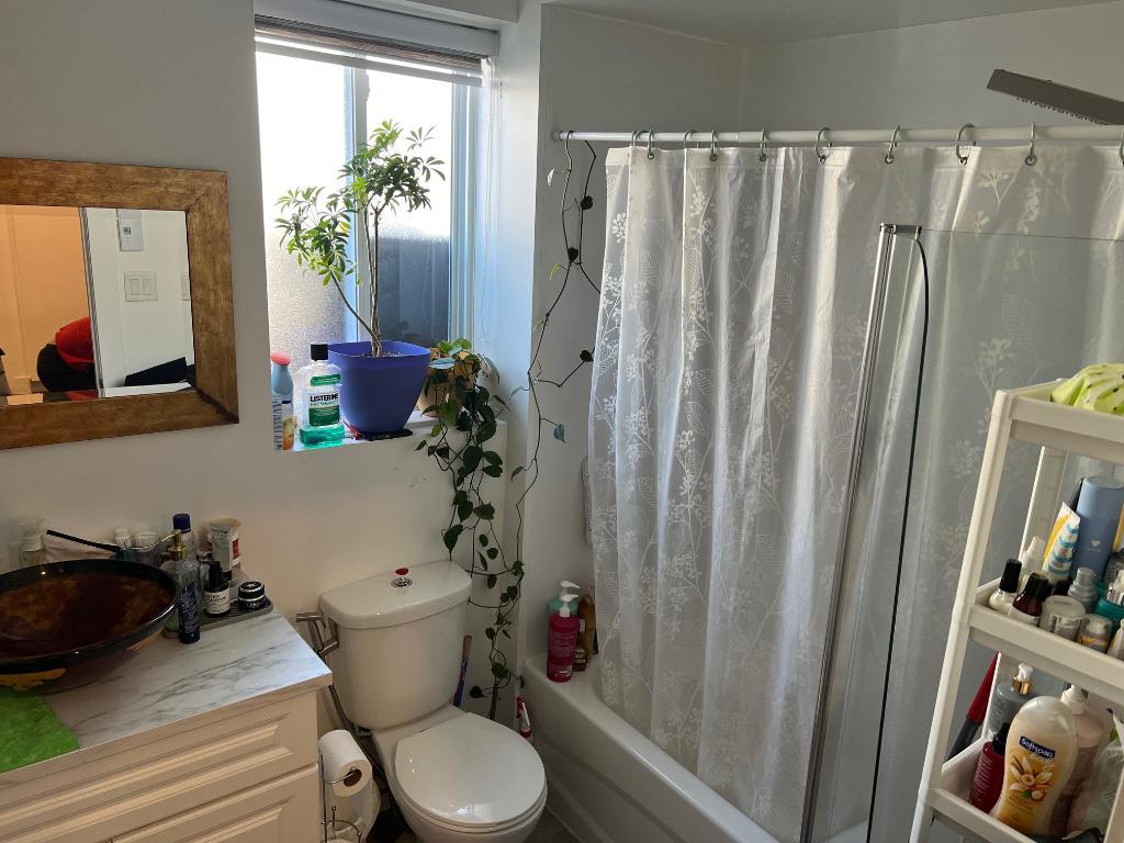 41/2 a Laval dispo Maintenant internet , Thermopompe chaud et froid Locker privé inclus | 3298041