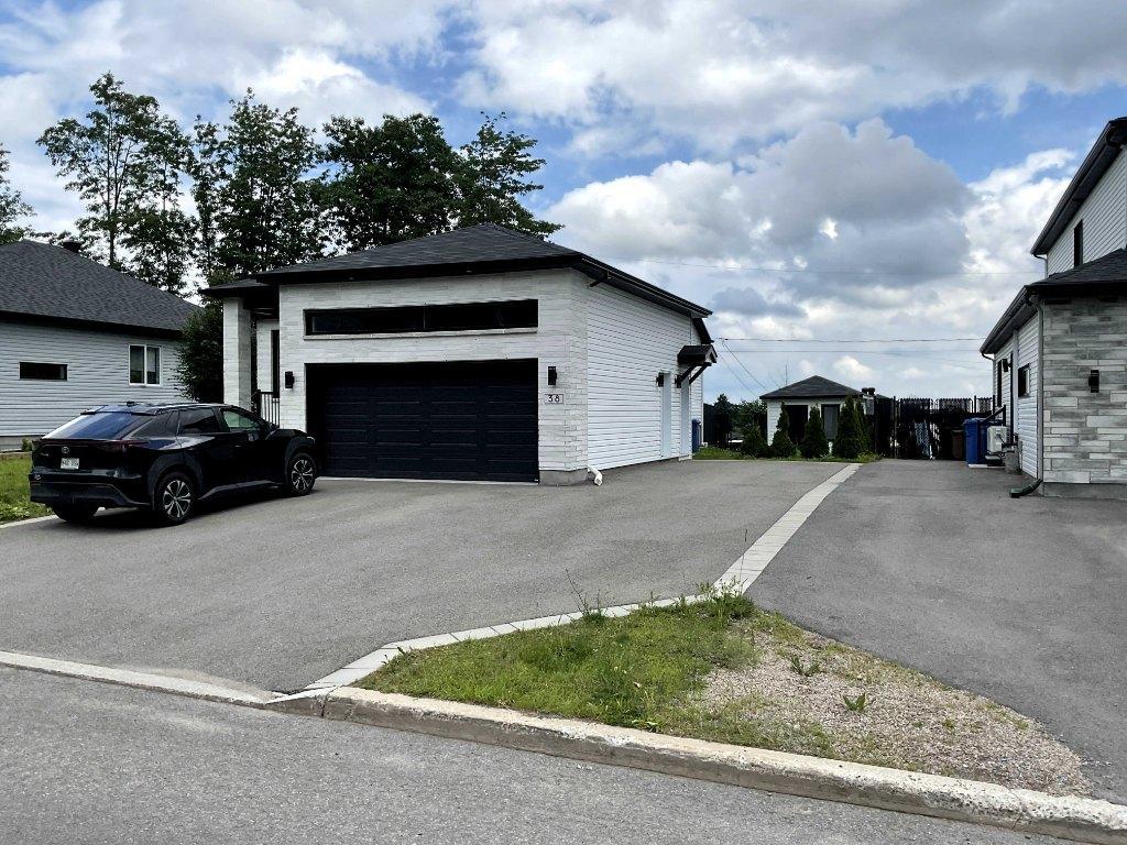 3½ tout inclus — Bas de duplex, entrée privée, stationnement, internet rapide — Saint-Jérôme — 1350$/mois | 3298359