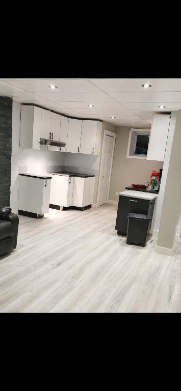 Logement 4 1/2 | 3298370
