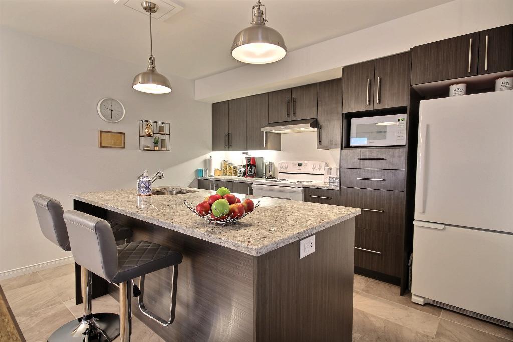 Superbe 4 1/2 + B, LÉVIS, (St-David), 1ier étage, air clim, 2 STATIONNEMENTS EXTÉRIEURS INCLUS, LIBRE LE 1ier décembre 2026. | 3298381