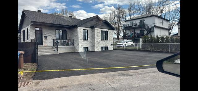 ✨🏡 Grand 4 1/2 - Haut de Duplex – Clé en main & semi-meublée 🏡✨ | 3298400