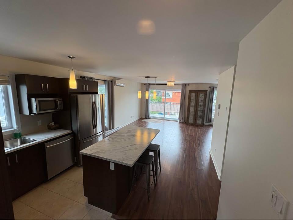 Condo à louer - 4 1/2 avec terrasse privé sur le toit | 3298402