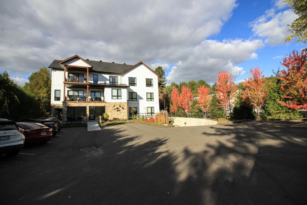 Condo moderne à louer | Gym, ascenseur et stationnement intérieur | 3298414