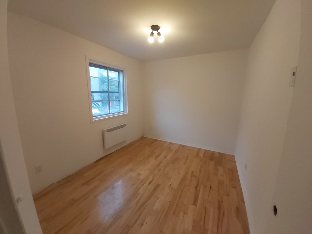 4 ½, 2 Chambres, Centre-sud, Près UQAM | 3298668