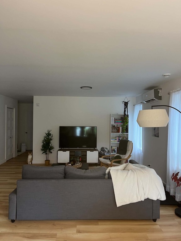 Magnifique 4 1/2 Sur Le Plateau Mcrea | 3298671