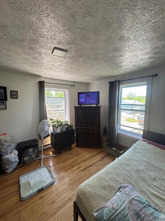 2 CH - 1 SDB - Windsor - $925 /mo | 3298717