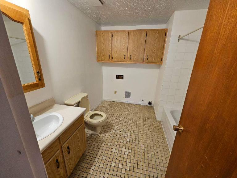 1 CH - 1 SDB - Windsor - $825 /mo | 3298723