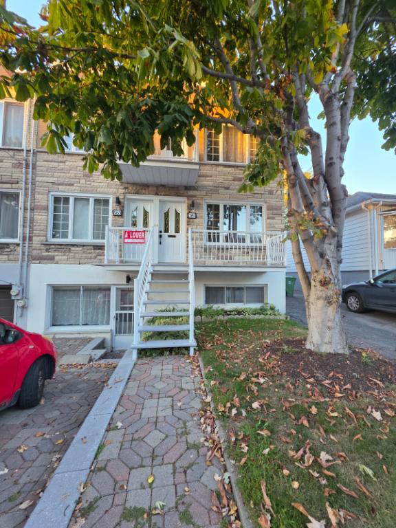Grand 3 ½ rénové à louer à Pointe-aux-Trembles | 3298741