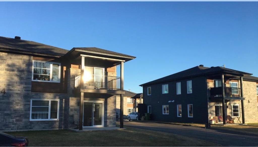 Grand logement 5 1/2 au 24 rue Arsène | 3298773