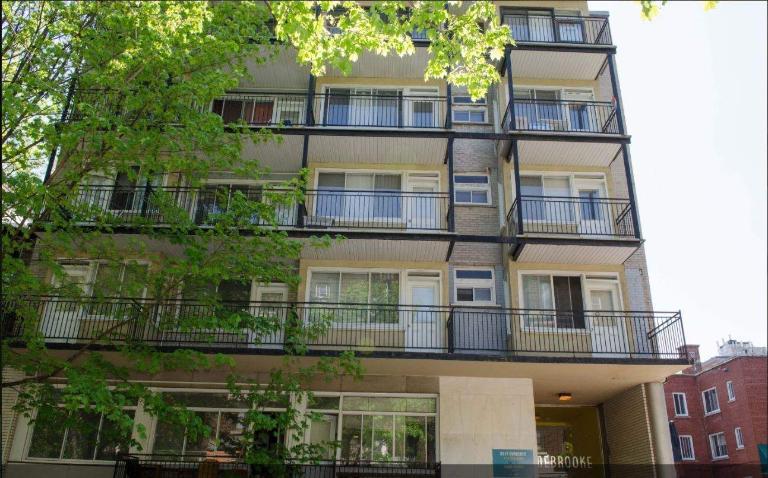 OPPORTUNITÉ RARE | CONDO RÉNOVÉ CENTRE-VILLE – EMPLACEMENT AAA | 3298811