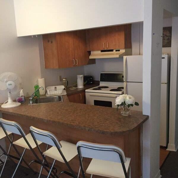 OPPORTUNITÉ RARE | CONDO RÉNOVÉ CENTRE-VILLE – EMPLACEMENT AAA | 3298811
