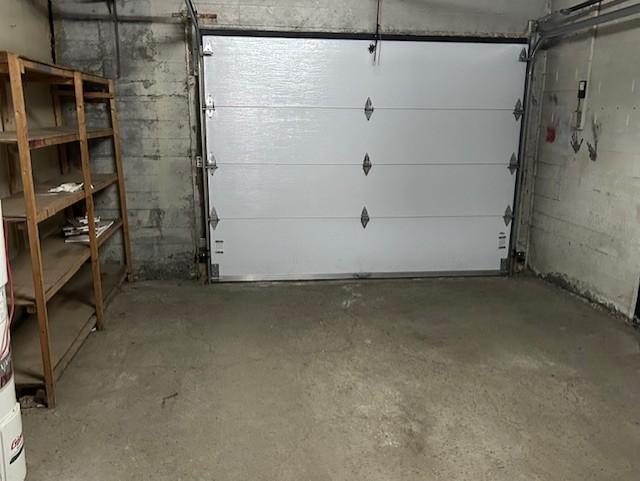 6 1/2 climatisé - 3 chambres fermées, salle de jeu, , cour, garage, | 3298906