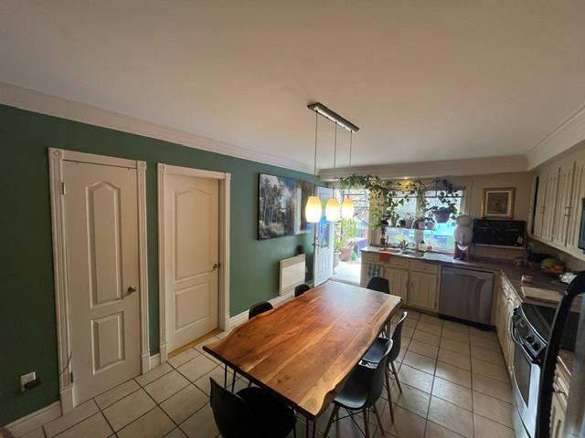 7 1/2 RDC avec sous-sol, cour privée et stationnement | 3298918