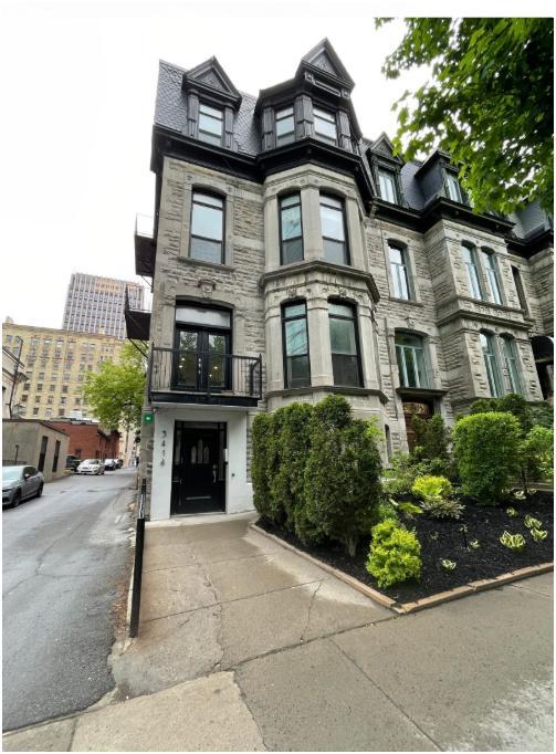 Studio - Montréal - $4,500 /mo | 3304260