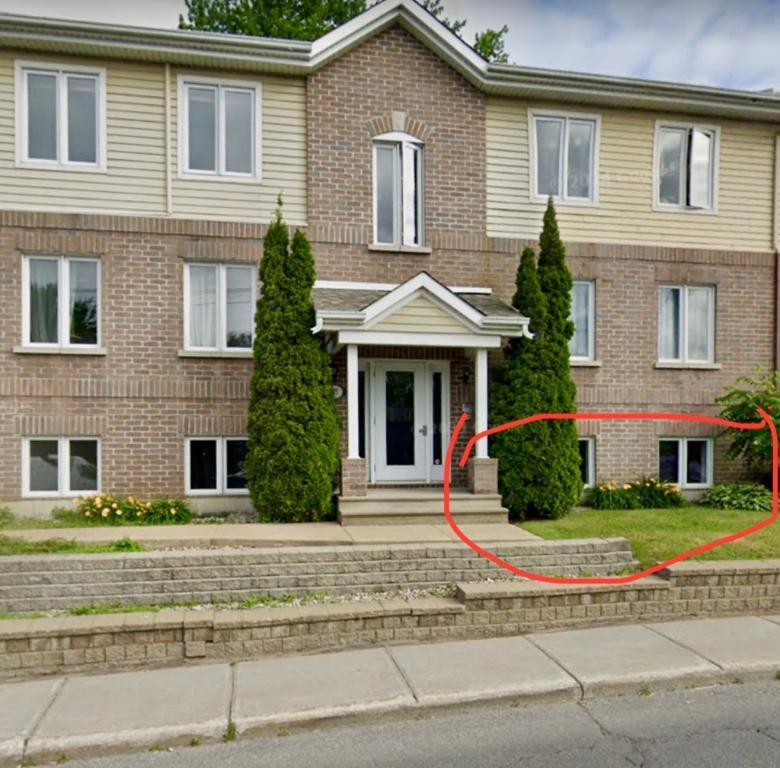 Condo à louer | 3299156