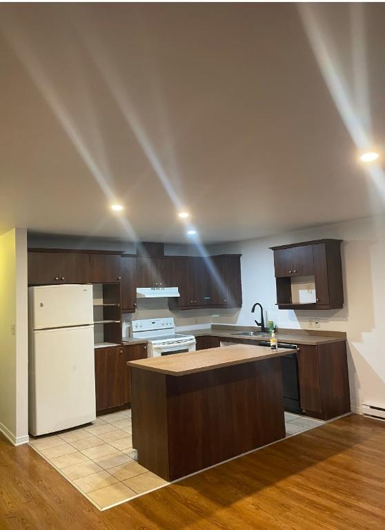 Condo à louer | 3299156