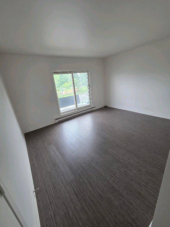 very nice and big 4.5 apartment for rent in Laval | 3299215