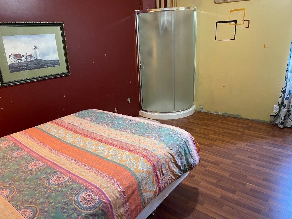 Chambre avec toilette et douche privée | 3300291