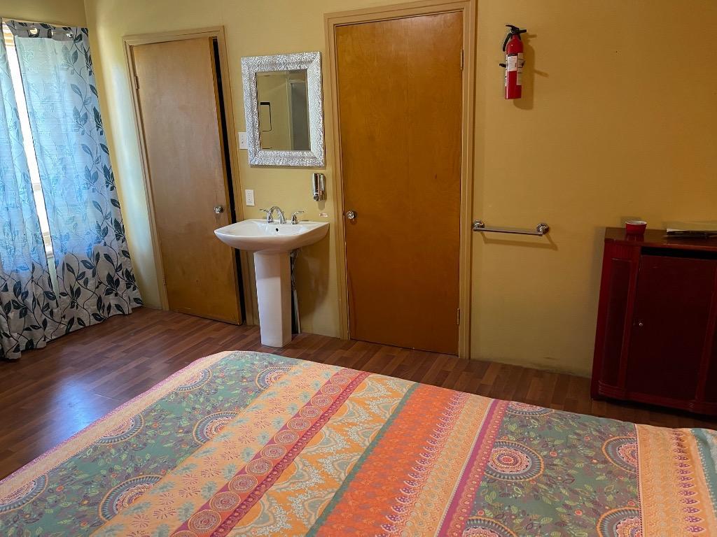 Chambre avec toilette et douche privée | 3300291