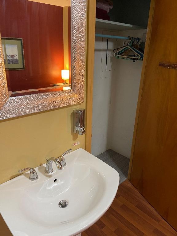 Chambre avec toilette et douche privée | 3300291