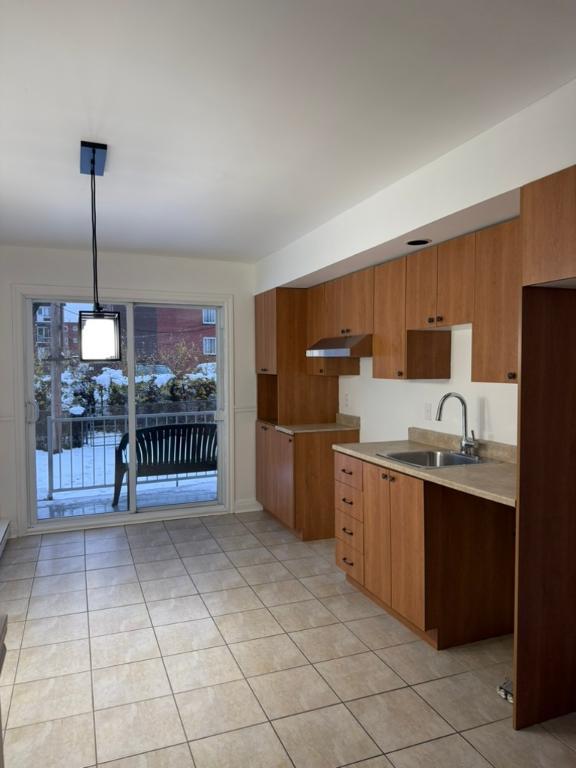 Métro Langelier, 2 chambres, | 3300307