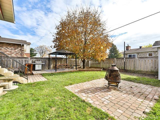 Grand 4 1/2 lumineux avec grande cour Saint-Hubert | 3300360