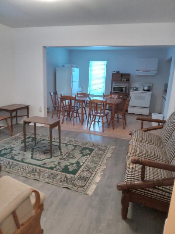 Appartement chauffé de 4 chambres sur 2 étages à Stanstead | 3305292