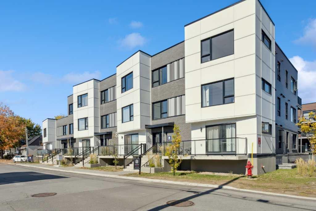 🏡 Grand 5 ½ Moderne à Saint-Rémi | 2 Stationnements Intérieurs | 1 Mois Gratuit | 3300401